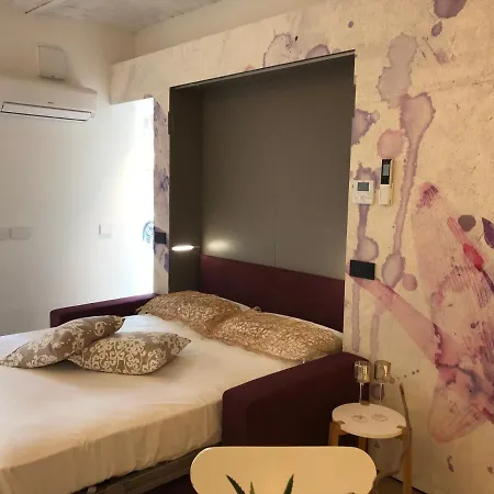펜션 Serendipity - 4 - 20 Posti Letto - 10 Bagni - 2 Parcheggi Privati - Alba Centro Storico